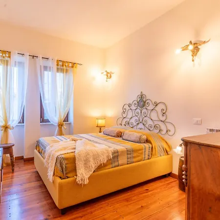 Villa Loris - History & Luxury